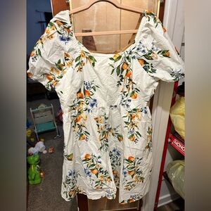 Time and Tru White and Orange Ruffled Short Sleeve Blouse